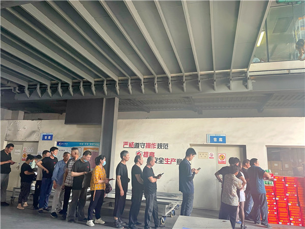 高溫發(fā)福利 高溫發(fā)福利